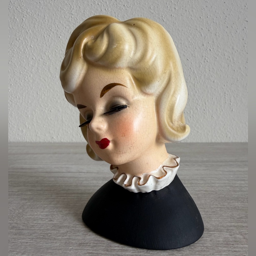 Vintage 1964 Inarco E-2006 Lady Head Vase with Black Top 5 1/2” - Picture 2 of 16